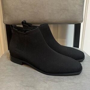 Vivaia Black Ryan Pro Square-Toe Water-Repellent Ankle Boots US 10.5/EU 42